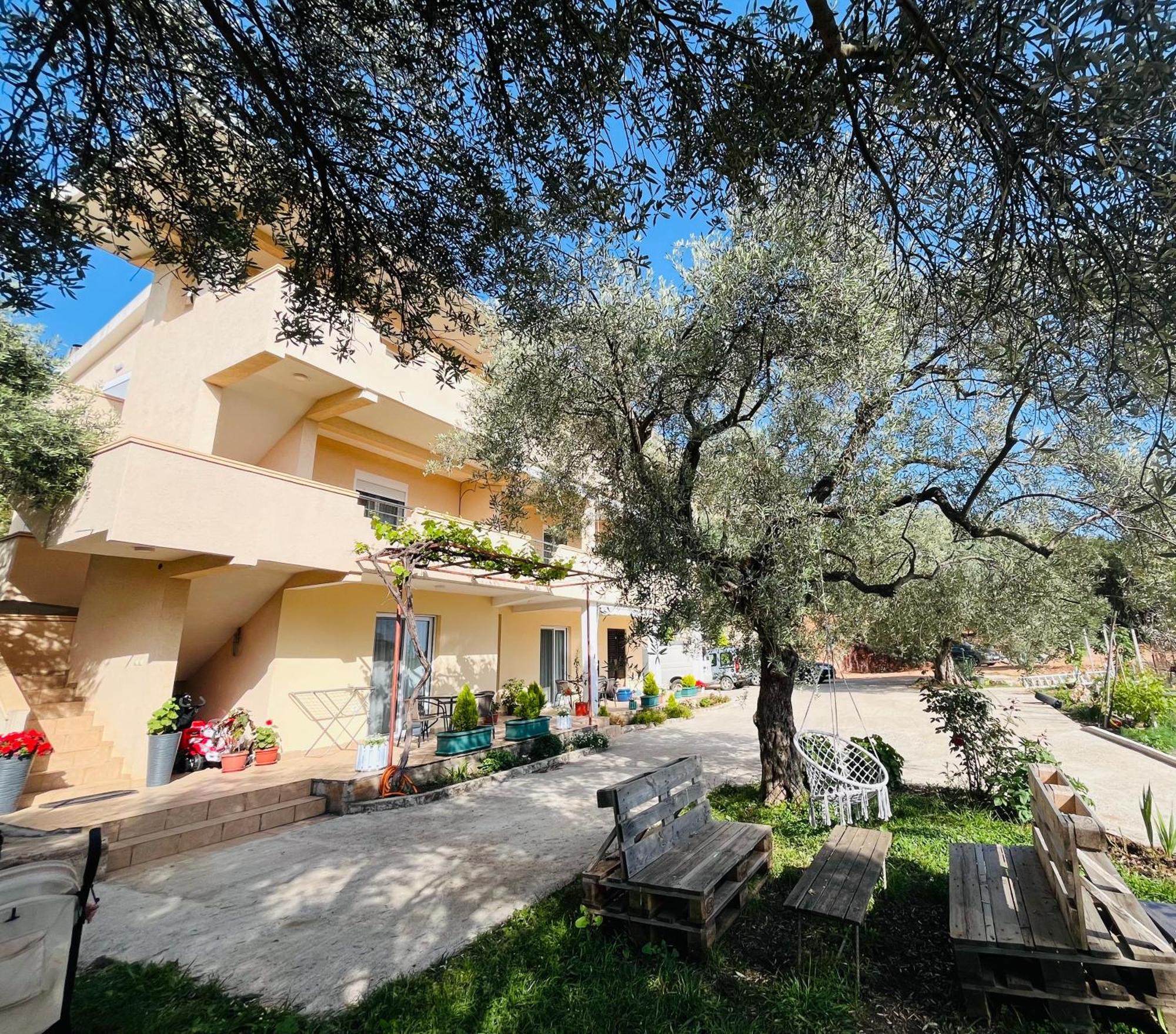 Olive Garden Apartment Бар Екстериор снимка